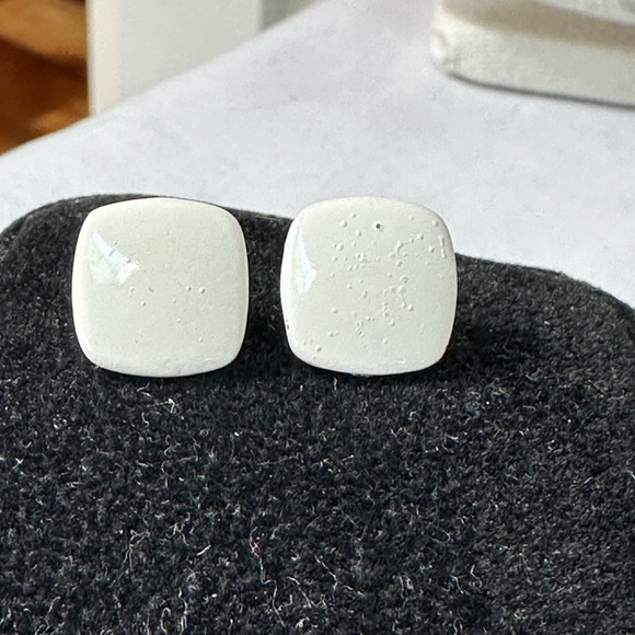 Three pair of small vintage 70’s metal square earrings - Picture 3 of 8